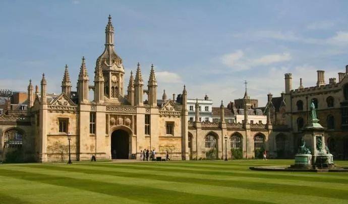 英国大学学费排名TOP20！牛津学费都没有进前十（惊讶）  数据 牛津大学 剑桥大学 费用 第3张