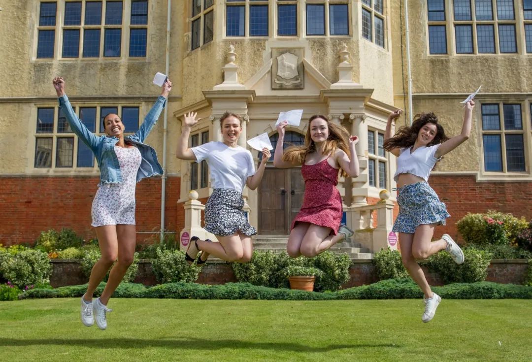牛剑录取率高！英国学生公认的“女版伊顿”都是哪些学校？  数据 第7张